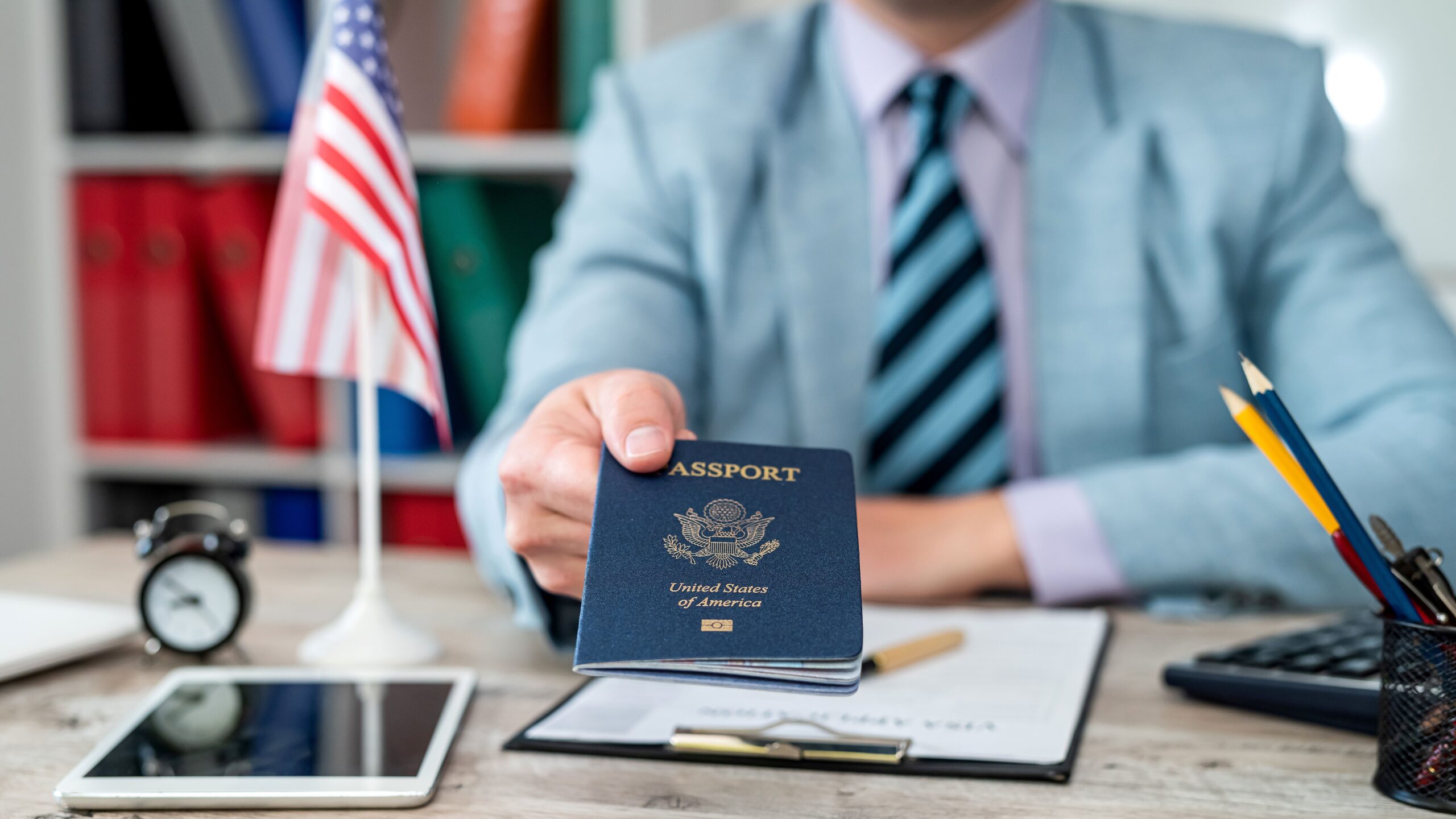 How the passport replacement process works and which photos are accepted